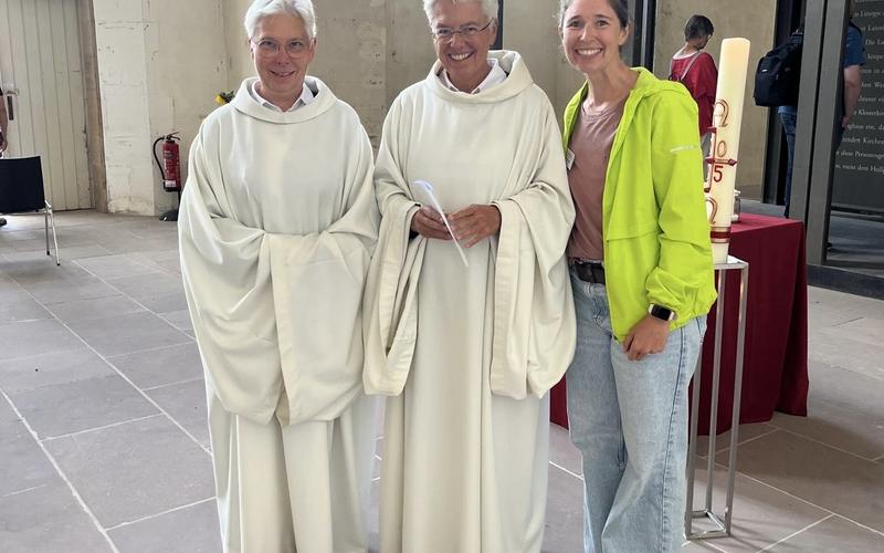 Sr. Ancilla, Sr. Laetitia, Eva-Maria Beyerstedt vom Kloster Dalheim