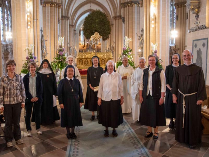 Gesangsgruppe aus verschiedenen Ordensgemeinschaften des Erzbistums (Foto: Thomas Throenle, Erzbistum Paderborn)