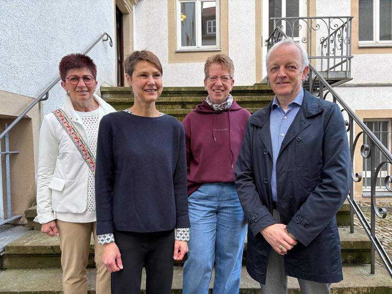 Vorstand des Freundeskreises v. li.: Brigitte Schl&uuml;ter, Mathilde Kny (1. Vors.), Christiane Pasel-Hengst, Heinrich Lake (2. Vors.) 