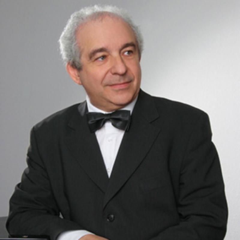 Aron Proujanski (Foto: https://www.rubinstein-akademie.de/teacher/aron-proujanski/)